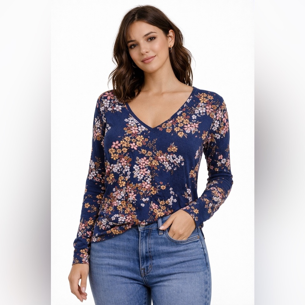 Floral V-Neck Long-Sleeve Shirt